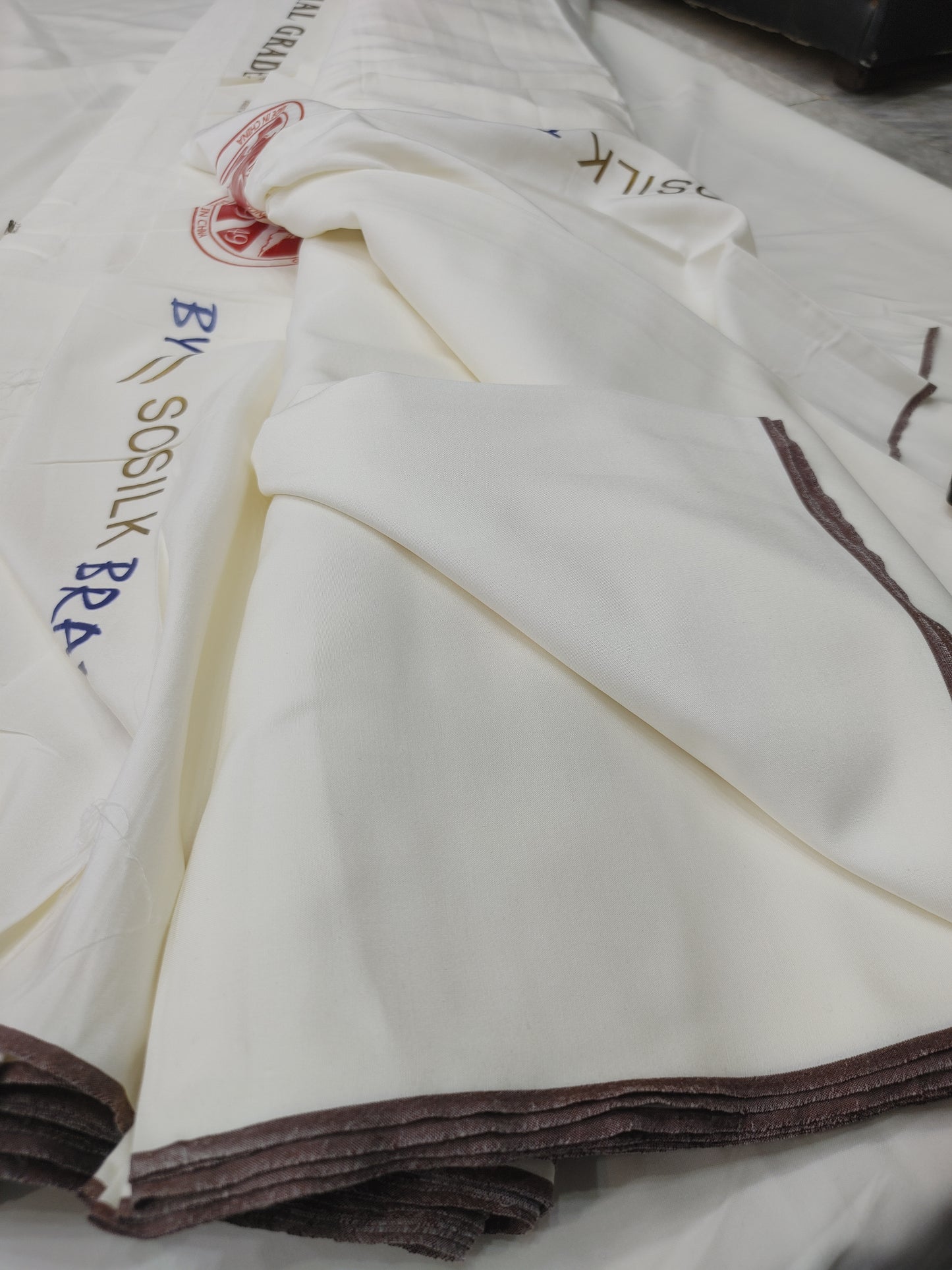 ORIGNAL 6 POUND BOSKI BROWN SELVAGE 10 to 12 %SILK RATIO